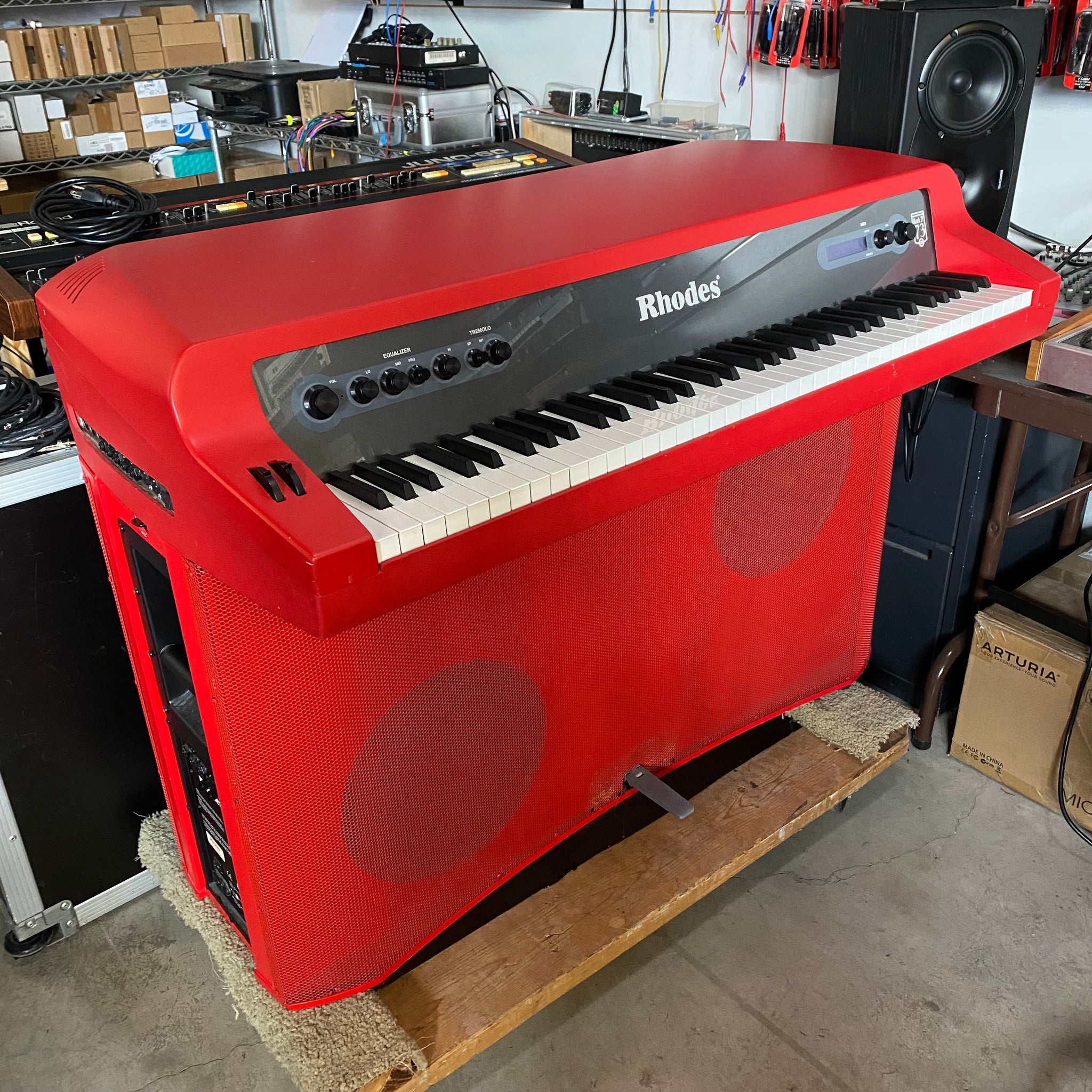 Rhodes MK7 73 AM – Switched On Austin